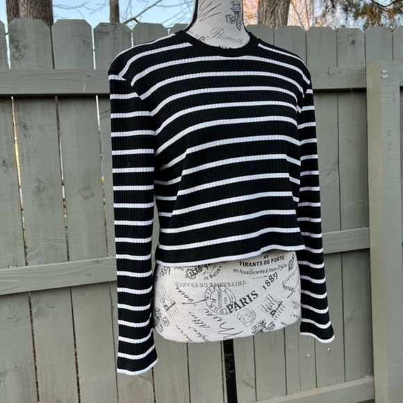 French Connection Cropped Boxy Striped Top - Picture 6 of 10